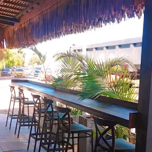 Ambiance terrasse Vaitape Bora Bora Bar Pearl