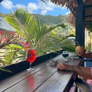 Salon détente décor doré Bora Bora Bar Pearl