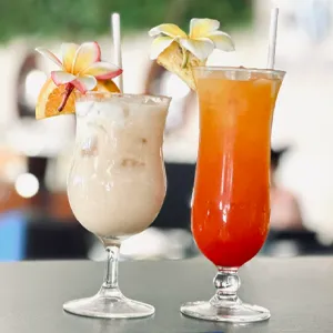 Présentoir de bijoux pendentifs perle de Tahiti au Bar Pearl