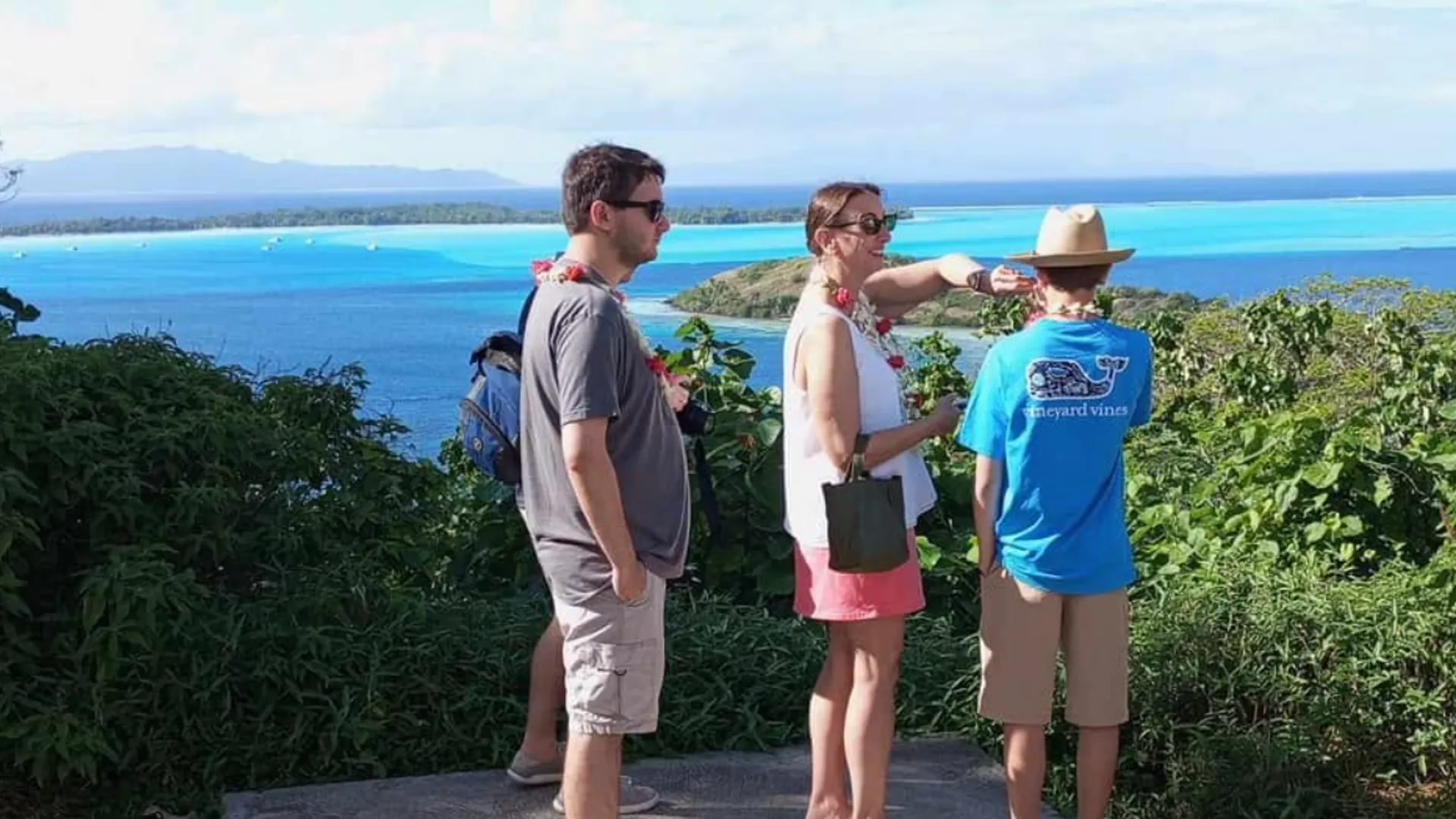 Breathtaking 360-degree panoramic view of Mount Otemanu and Bora Bora lagoon from high viewpoint